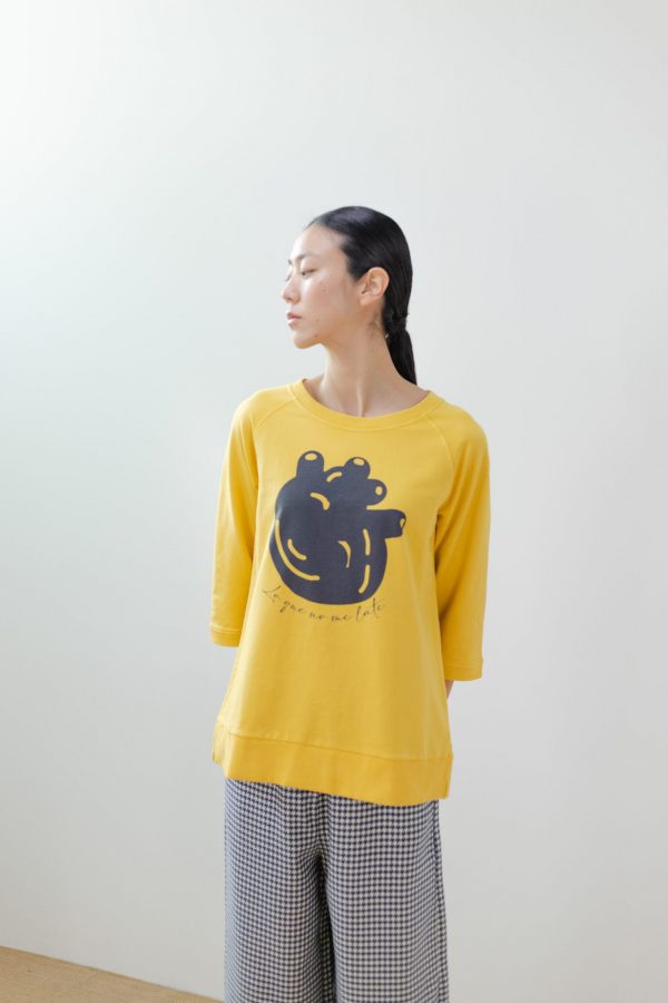 Sudadera amarilla «corazón»