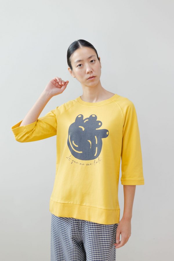 Sudadera amarilla «corazón»