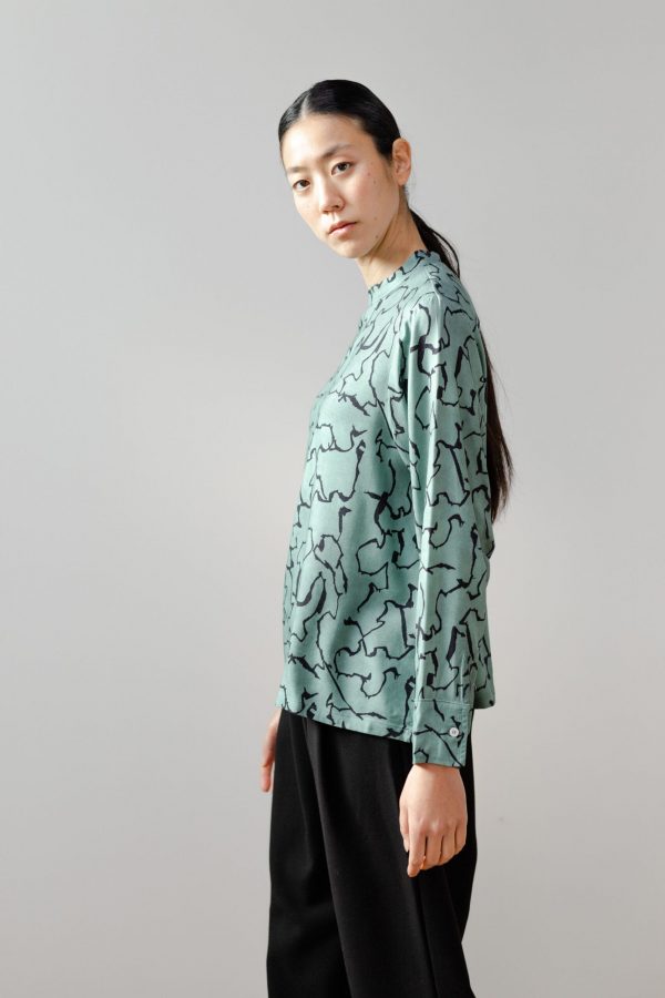 Blusa verde estampada