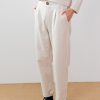 Pantalón crudo tejido rugoso