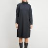 Vestido negro cuello chimenea