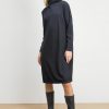 Vestido negro cuello chimenea