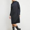 Vestido negro cuello chimenea