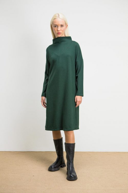 Vestido verde botella cuello chimenea