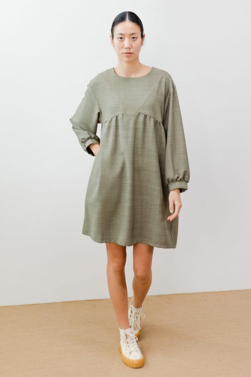 Vestido oversize verde seco
