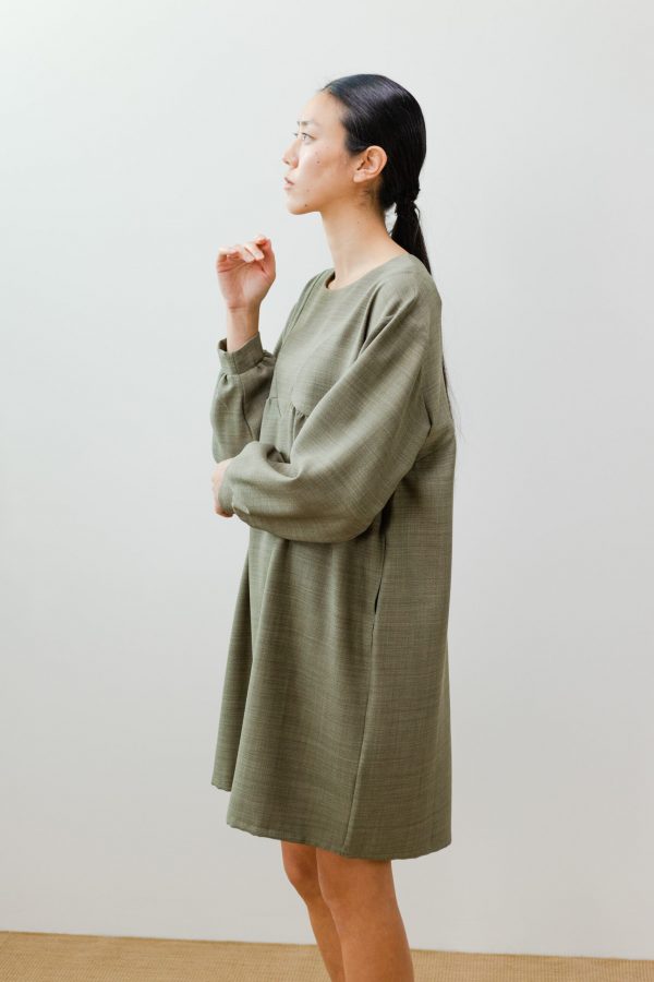 Vestido oversize verde seco
