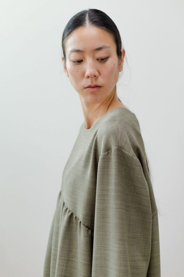 Vestido oversize verde seco