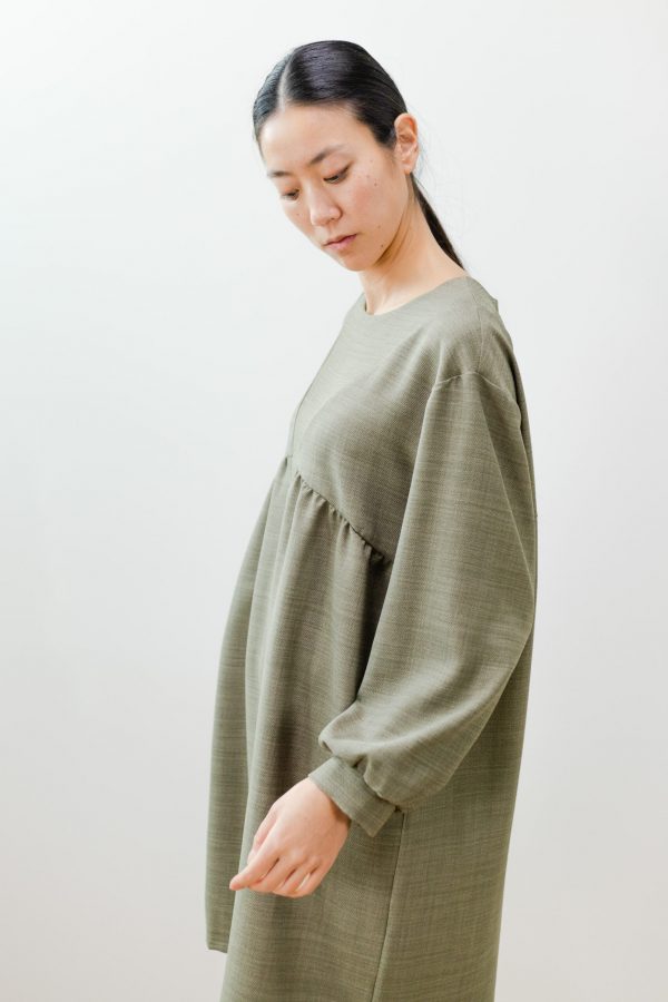 Vestido oversize verde seco