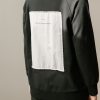 Sudadera negra cuello alto