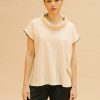 Camiseta cuello barco vuelto
