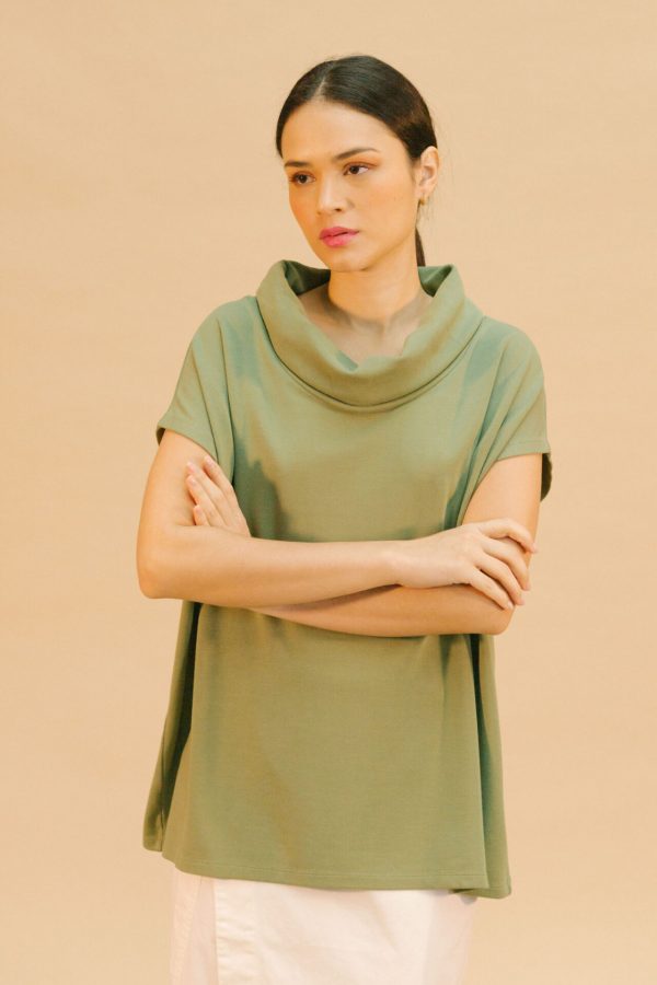 2401133c_02-scaled-1.jpg Camiseta cuello barco verde