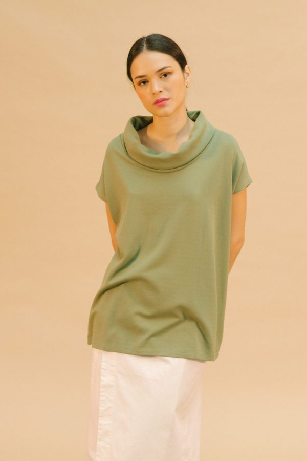 2401133c_03-scaled-1.jpg Camiseta cuello barco verde