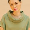 Camiseta cuello barco verde