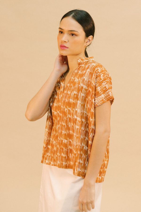 2401145_03-scaled-1.jpg Blusa fluida estampado teja