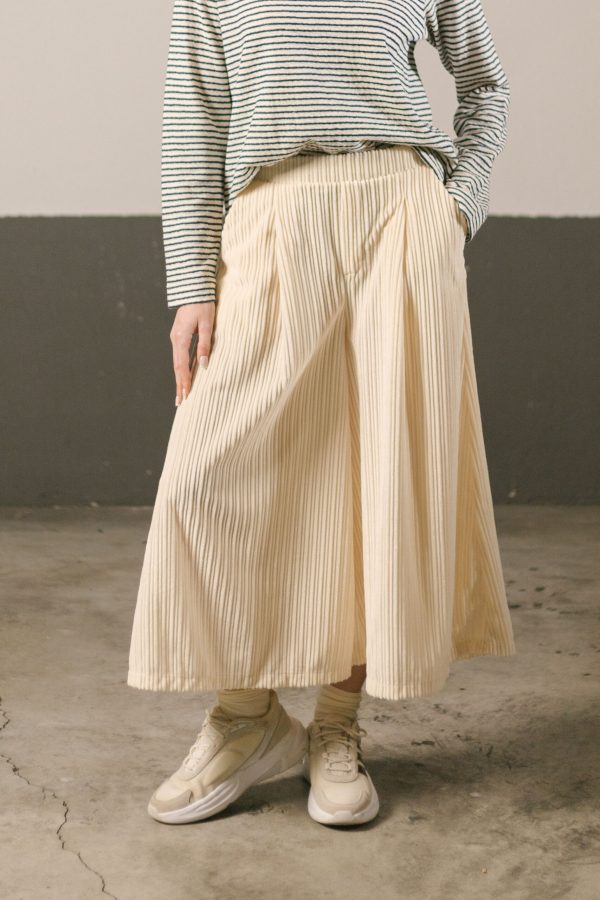 2403146capf_01-scaled-1.jpg Falda pantalón de pana larga