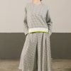 Sudadera cuadritos y flúor