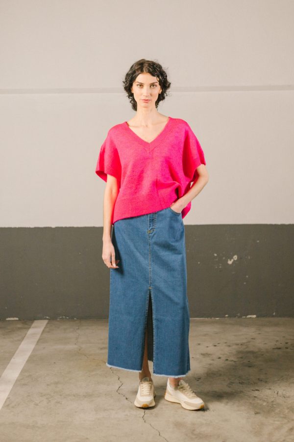 Chaleco fucsia cuello pico