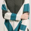 Vestido de punto gris y azul
