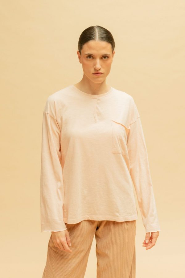 img_5601-scaled-1.jpg Camiseta rosa pliegue